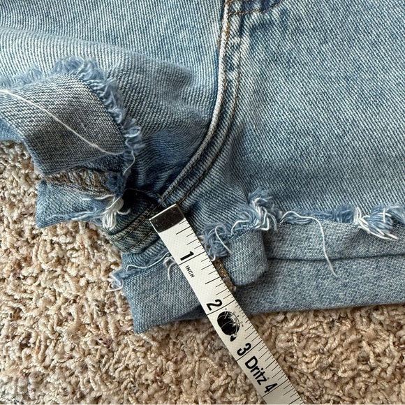 PacSun Mom Denim Jean short size 26 Cuffed Cutoff 2” inseam - Picture 4 of 10